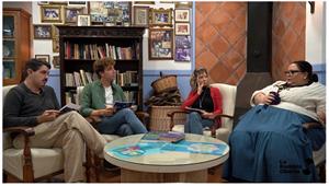 Jan Butí i Aleix Ruix amb Anna Gómez, de Dignitat a les Vies, i amb Carme Fernández, de Dignitat Bus Vilanova. Eix