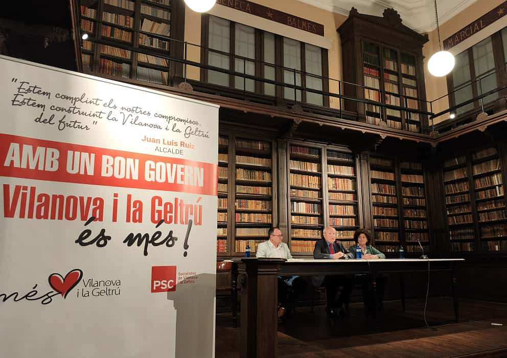 Juan Luis Ruiz, José Montilla i Teresa Llorens a la Biblioteca Museu Víctor Balaguer . Eix