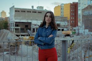 Juana Dolores inaugura la quarta edició de La Vila en Vers amb una proposta crítica i provocadora. EIX