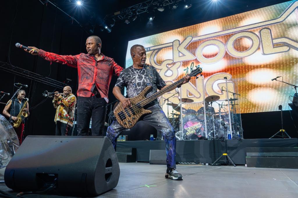 Kool & the Gang encenen el Festival Terramar CaixaBank de Sitges amb una nit de funky i disco. Terramar/ Sergi Abad