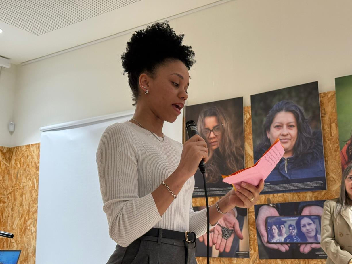 La Biblioteca Josep Pla acull l’exposició “Dones Migrades”. Ajt Sant Pere de Ribes