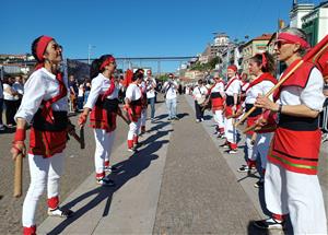 La Colla Bastonera de Dones de Canyelles al Festival Internacional de la Màscara Ibèrica. Eix