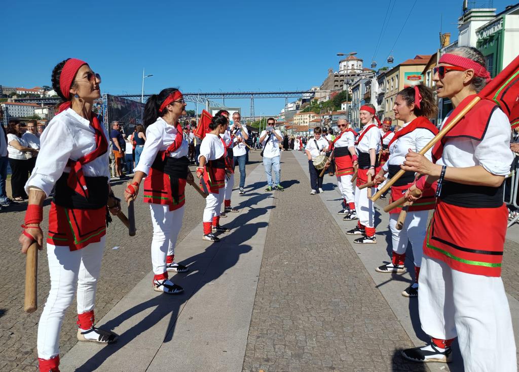 La Colla Bastonera de Dones de Canyelles al Festival Internacional de la Màscara Ibèrica. Eix