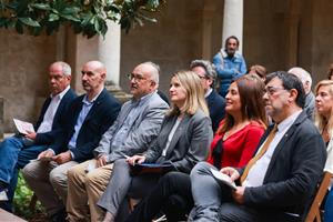 La Delegació del Govern al Penedès celebra Sant Jordi homenatjant els joves lectors amb un acte al claustre de Sant Francesc