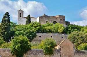 La Dra. Marisa López-Teijón fa una donació històrica del Castell de Canyelles al municipi. Ajuntament de Canyelles