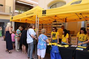 La Festa de la Fil·loxera estrena marxandatge amb noves samarretes i un joc infantil. EIX