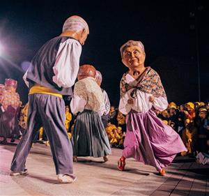 La Festa de la Fil·loxera torna a omplir de groc Sant Sadurní i enceta el camí cap al 45è aniversari