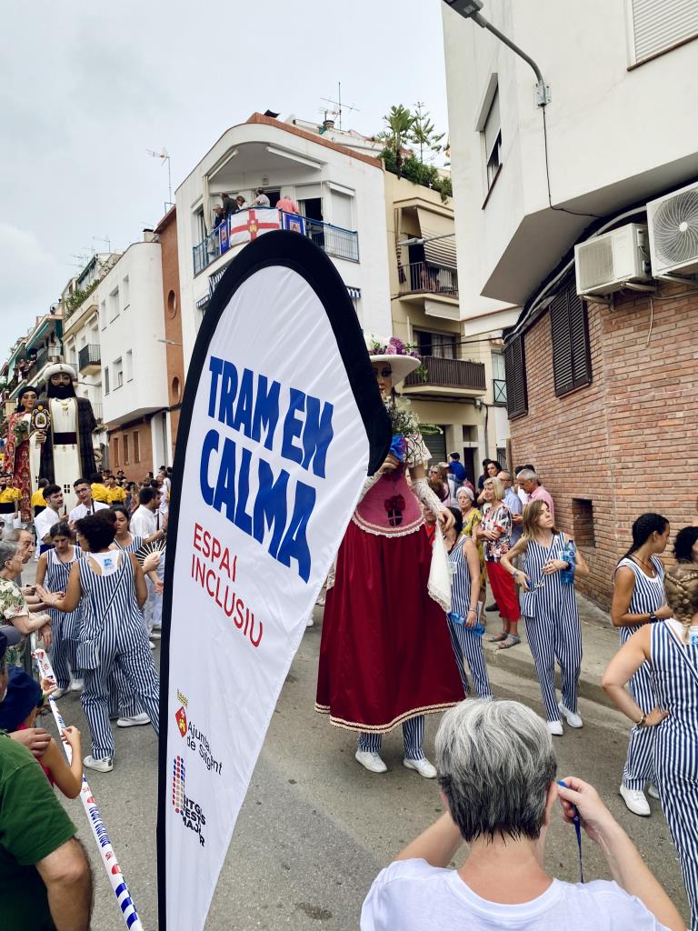 La Festa Major de Sitges reforça el seu caràcter inclusiu amb novetats per a persones amb sensibilitat sensorial. Ajuntament de Sitges