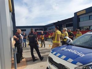 La gestió de la nau incendiada al polígon de Santa Magdalena es retorna als propietaris. Ajuntament de Vilanova