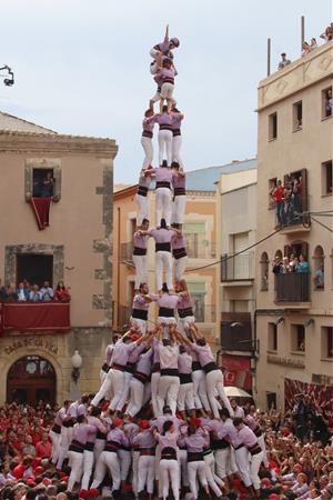 La Jove de Tarragona s'exhibeix al Vendrell amb el 3d10fm carregat i un ple de gammes extres