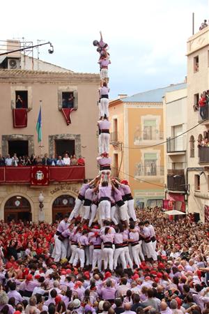 La Jove de Tarragona s'exhibeix al Vendrell amb el 3d10fm carregat i un ple de gammes extres