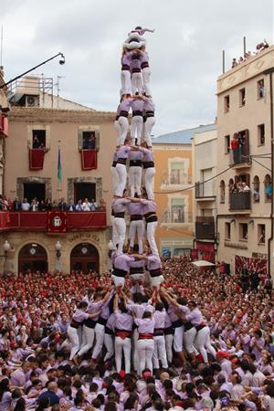 La Jove de Tarragona s'exhibeix al Vendrell amb el 3d10fm carregat i un ple de gammes extres