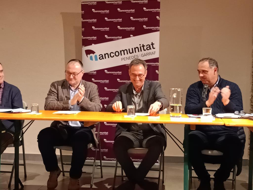 La Mancomunitat Penedès-Garraf i FCC Medio Ambiente signen un nou contracte per a la gestió de residus. Mancomunitat