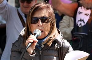 La mare del vilanoví Enric Duran reclama a la UE la llibertat de l'activista, empresonat a França fa 10 mesos. ACN