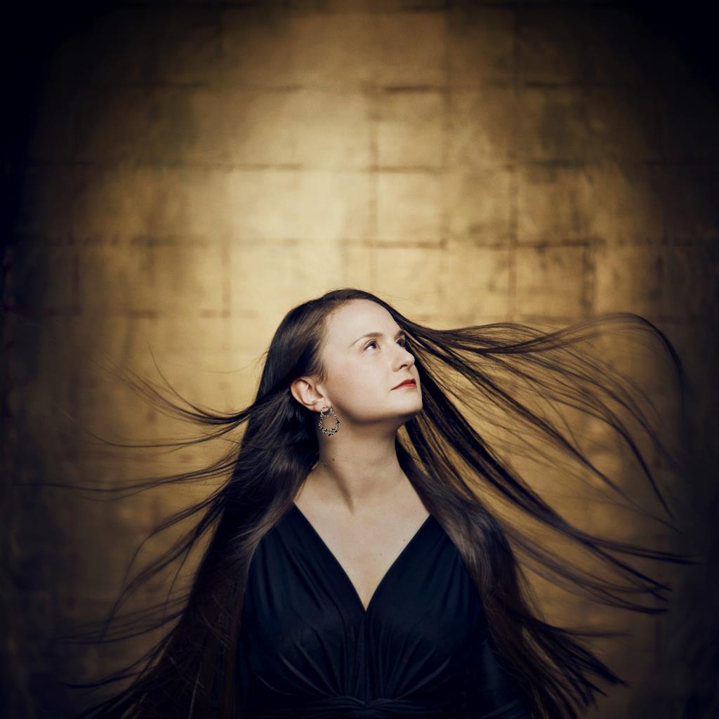 La pianista Laura Farré Rozada avança el primer single del seu nou disc 'Araspel'. David Ruano