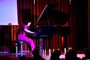La pianista vilanovina Laura Farré Rozada obre el curs acadèmic de la UPC. UPC