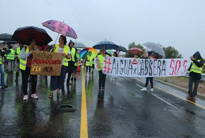 La plataforma Aigua per Cabrera d'Anoia denuncia que la tarifa de l'aigua al municipi pot pujar un 63%. ACN
