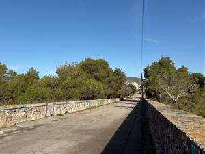 La Policia Local de Sant Pere de Ribes evita una temptativa de suïcidi al pont de Can Coll. Ajt Sant Pere de Ribes