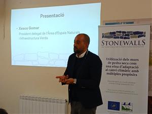 La restauració de murs de pedra seca reforça la resiliència davant el canvi climàtic al Garraf