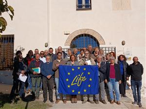 La restauració de murs de pedra seca reforça la resiliència davant el canvi climàtic al Garraf