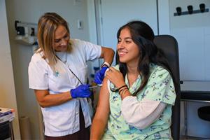 La vacunació és essencial per prevenir complicacions en els col·lectius més vulnerables. Departament de Salut