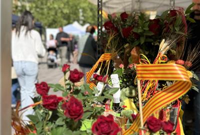 La Vegueria del Penedès es tenyeix de roses i llibres per Sant Jordi. Ajuntament de Vilafranca