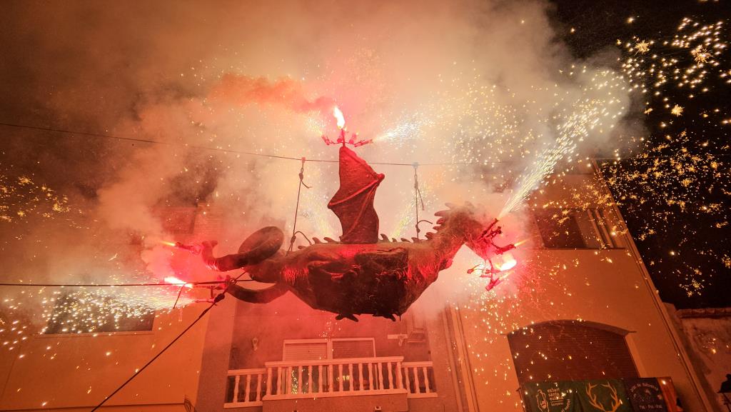 ‘La Volada del Drac’ encén Banyeres amb novetats i misteri aquest dissabte. Drac de Banyeres 