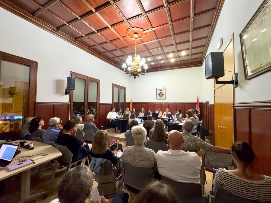 L’Ajuntament de Santa Margarida i els Monjos ha aprovat per unanimitat la moció  en contra de la incineració de residus a la cimentera del municipi. B