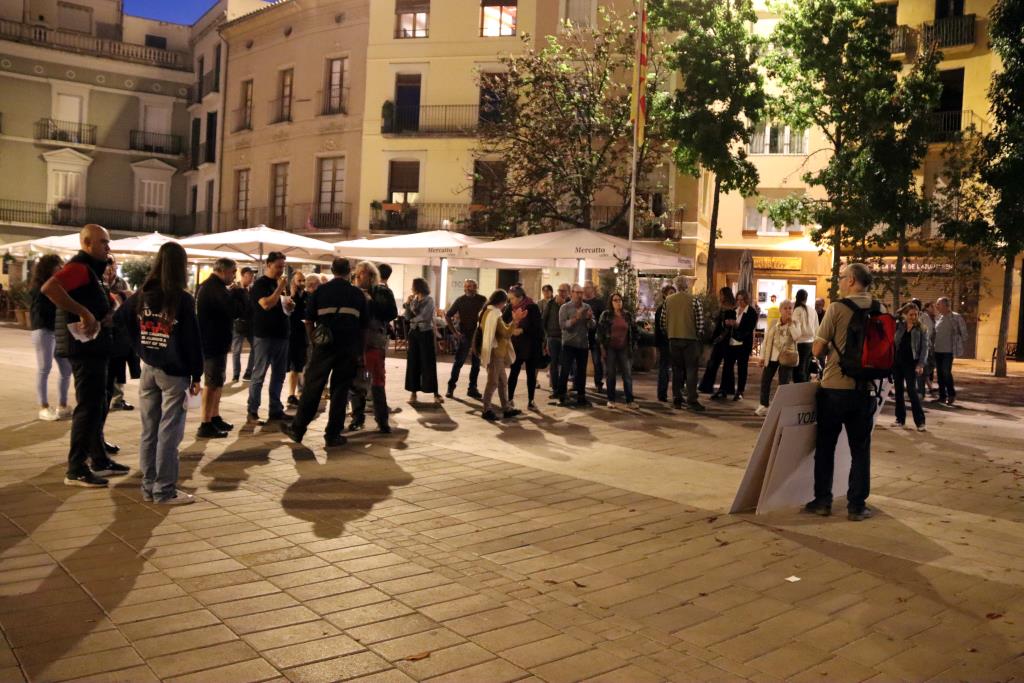 L'Ajuntament d'Igualada i les associacions de comerciants arriben a un acord per revisar l'augment de la taxa de residus. ACN