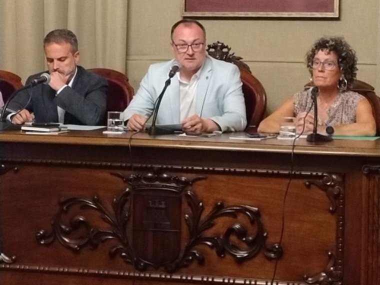 L’alcalde defensa la gestió del govern al ple de l’estat de Vilanova i la Geltrú i reivindica els compromisos complerts. Ajuntament de Vilanova