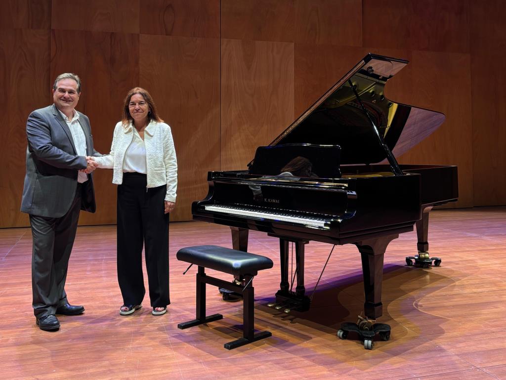 L’Auditori Municipal de Vilafranca estrena un piano de concert gràcies a la Fundació Pinnae. Ajuntament de Vilafranca