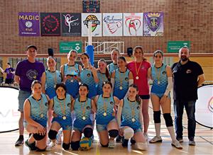 Les jugadores del Club Vòlei Cubelles. Eix