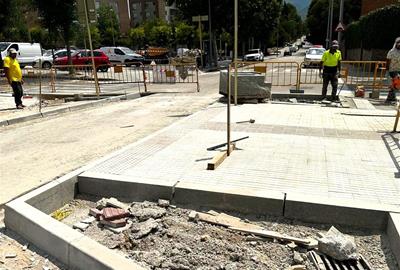 Les obres de pacificació del carrer Gelida de Sant Sadurní avancen a bon ritme i estaran enllestides abans del nou curs escolar. Ajt Sant Sadurní d'An