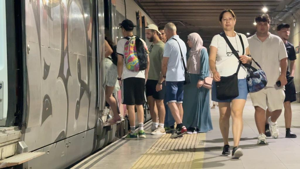 Les plataformes d'usuaris de Rodalies rebran els indicadors de les incidències i les actuacions principals a les línies. ACN