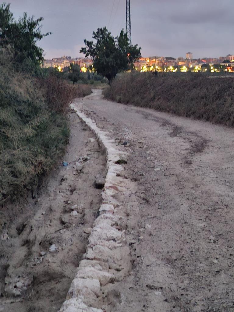 Les pluges de la DANA revelen un antic camí empedrat de traçat medieval a Vilafranca del Penedès. Ajuntament de Vilafranca