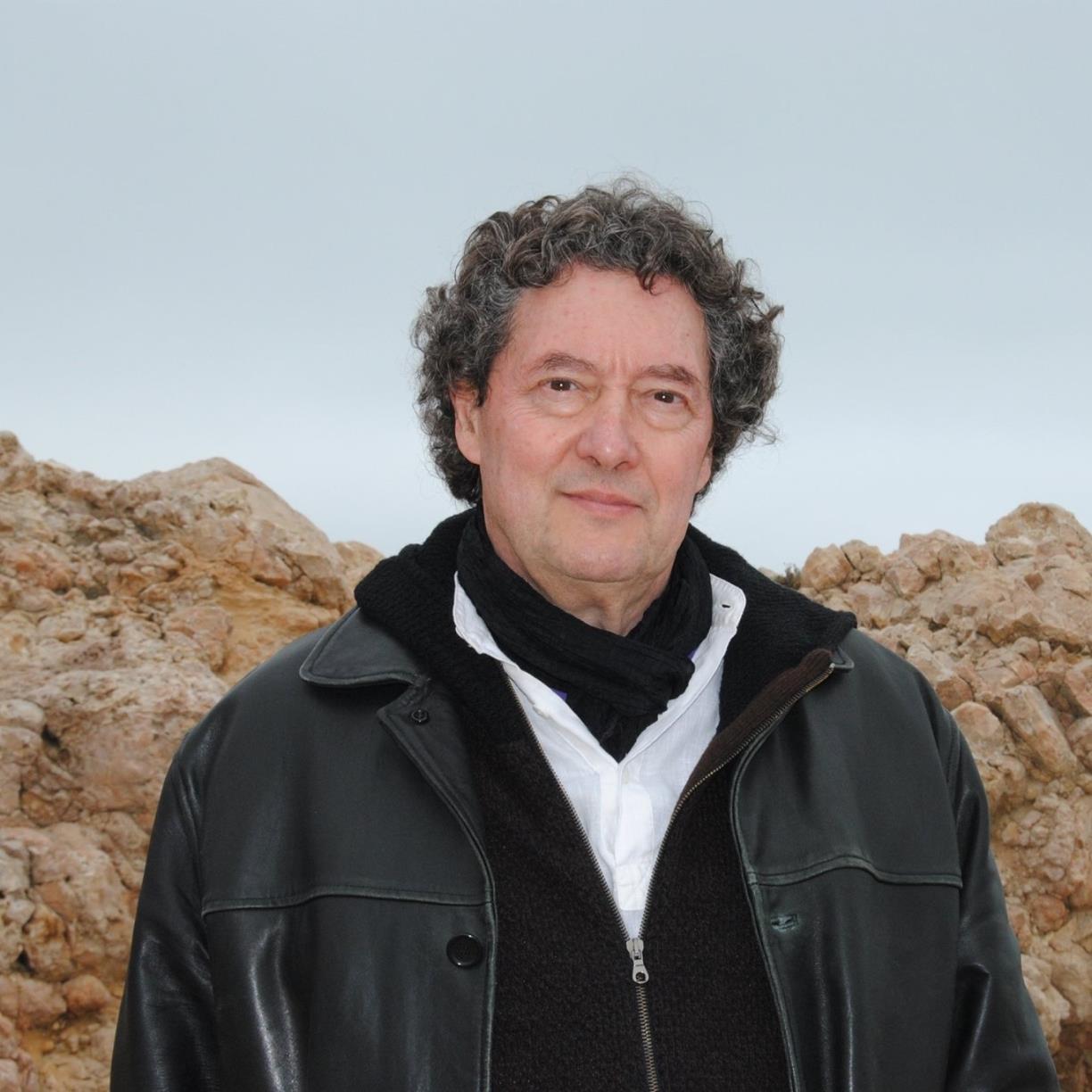 L’escriptor Xavier Vernetta presenta a Vilanova la seva nova novel·la 'Carrer Sant Miquel, Manresa, Vint Vint'. EIX