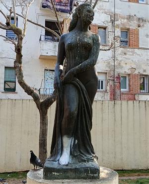 L’escultura 'La Ramona' de Josep Cañas. Eix