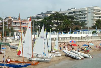 L'estat espanyol ordena el tancament i enderroc imminent del Club de Mar de Sitges. ACN
