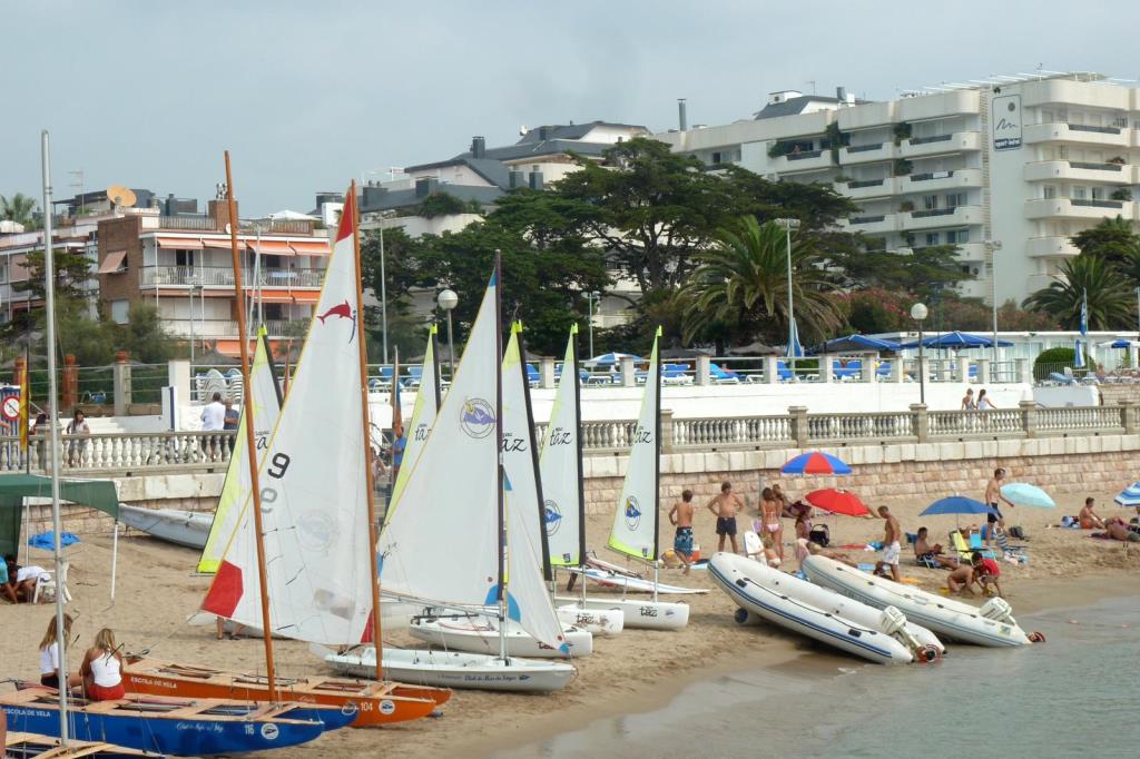 L'estat espanyol ordena el tancament i enderroc imminent del Club de Mar de Sitges. ACN
