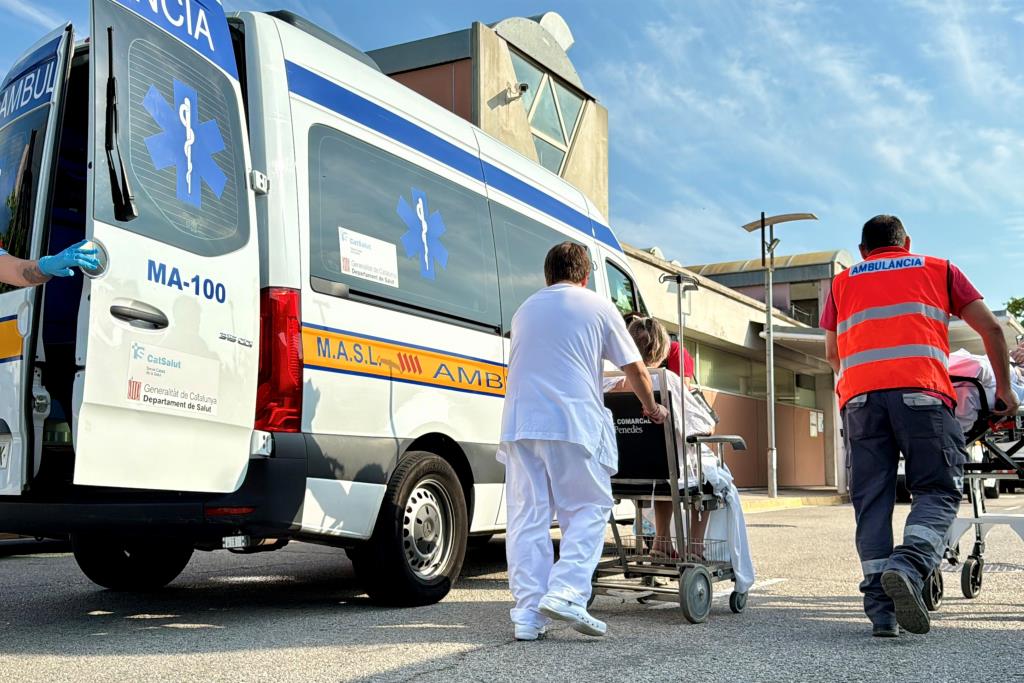 L'Hospital Comarcal de l'Alt Penedès reobre amb el trasllat de pacients i amb algunes incidències tècniques. ACN