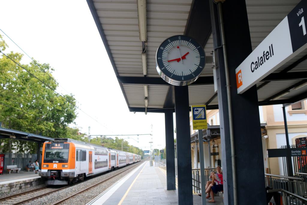 L'incendi en un tren a l'estació de Calafell prolonga els retards que s'arrosseguen a Rodalies des del cap de setmana. ACN