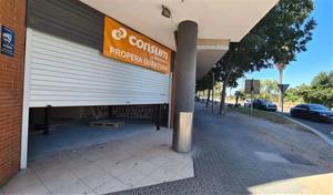 Local de la ronda Ibèrica on ja s’anuncia la propera obertura d’un supermercat Consum. Anteriorment, en aquest mateix local hi havia un Mercadona. Eix