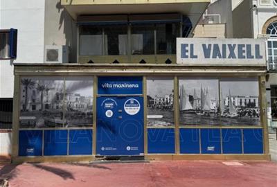 Locals Vius transforma la façana de l’antic restaurant El Vaixell en una exposició que homenatja la Vilanova marinera. Ajuntament de Vilanova