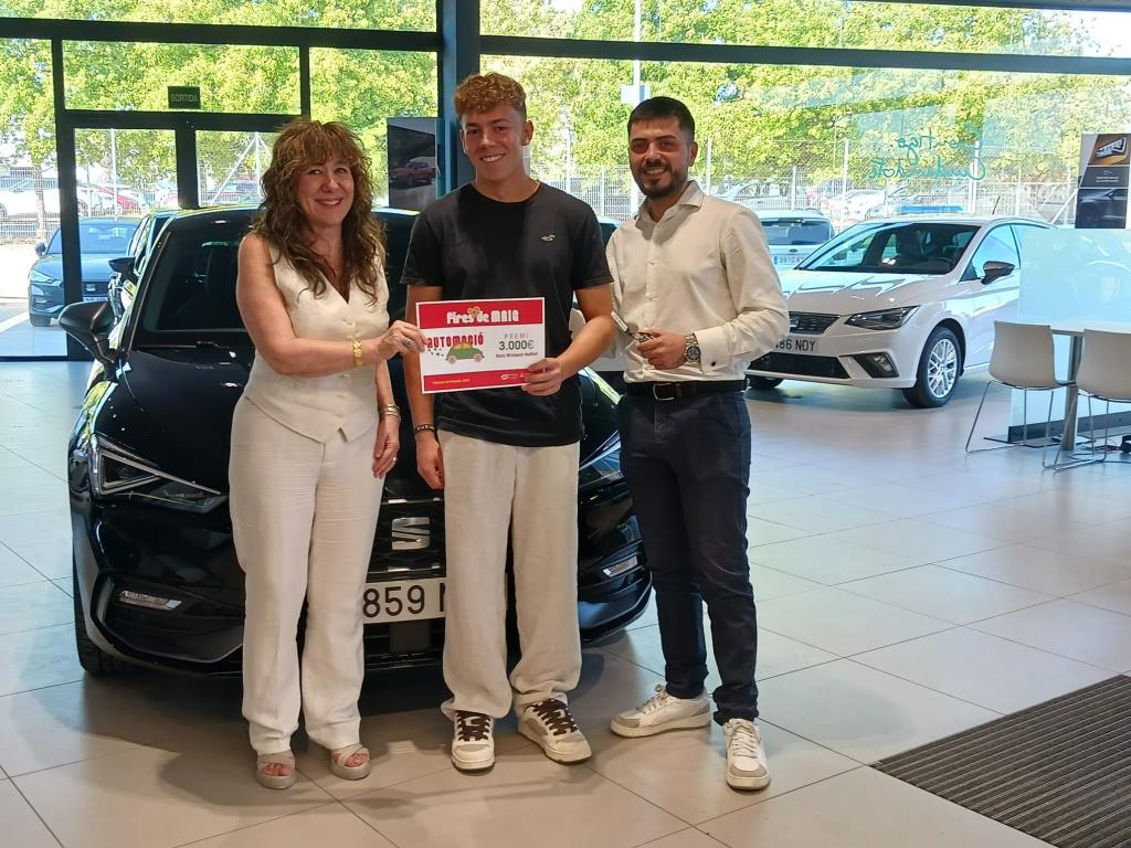 Marc Mirabent, guanyador del premi de 3.000 € per la compra d’un vehicle durant les Fires de Maig 2025. Ajuntament de Vilafranca