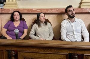 Maria Luz Roca, Sílvia Fernández i Marc Segarra, regidors de Transformem Vilanova al ple municipal. Eix