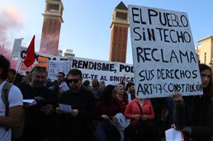 Milers de llogaters surten al carrer a Barcelona contra el preu de l'habitatge