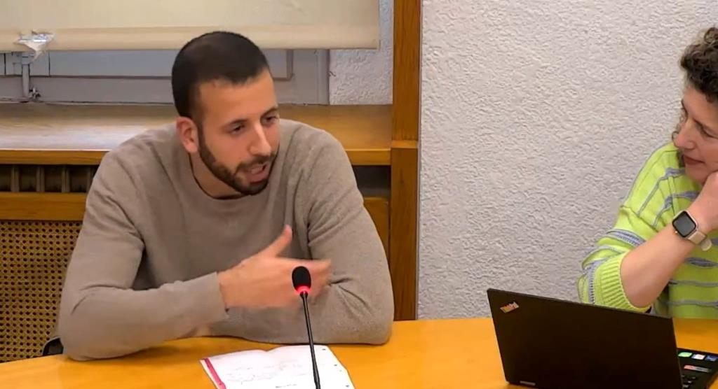 Miquel Pi Aloi pren possessió com a regidor de la CUP a Sant Sadurní  . Ajt Sant Sadurní d'Anoia