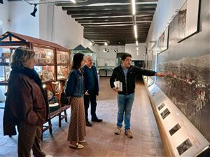 Montse Ortiz en la seva visita al Museu Molí Paperer de Capellades. Eix