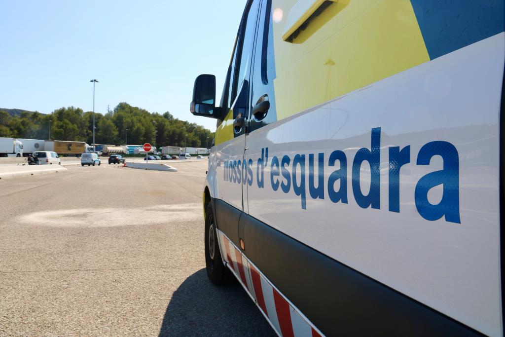 Mor un motorista en un xoc frontal contra un cotxe a Sitges. ACN