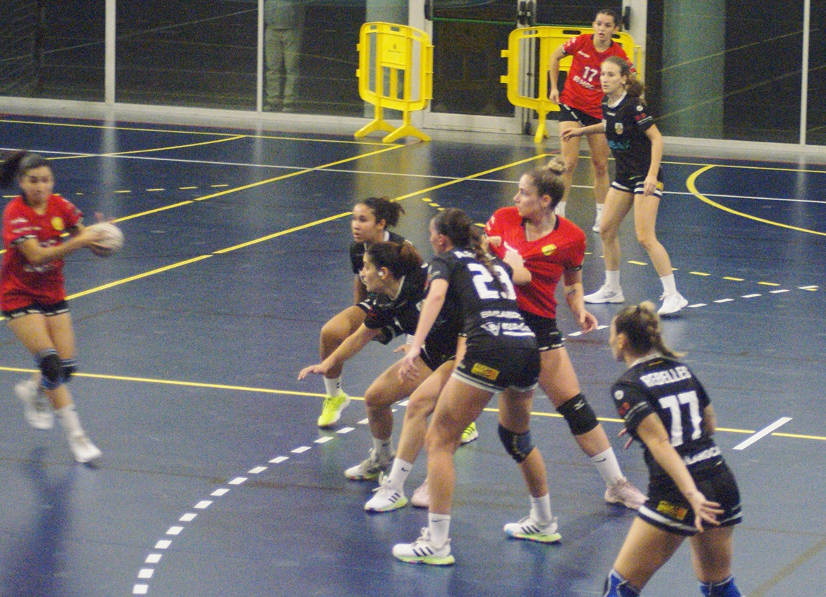 Mubak BM La Roca - MGC Mútua Ribes Sènior Femení. Nerina Barba